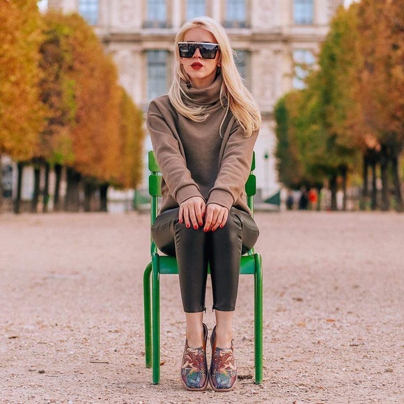 Size 9.5 NWT UIN Slip On Shoes PU Upper THE LITTLE MERMAID - Picture 5 of 7